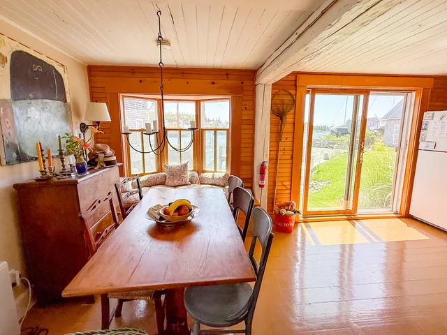 $749,000 | 55 West Main Street, Vinalhaven, ME 04863