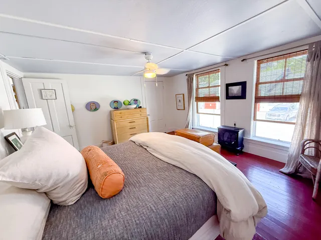 $749,000 | 55 West Main Street, Vinalhaven, ME 04863