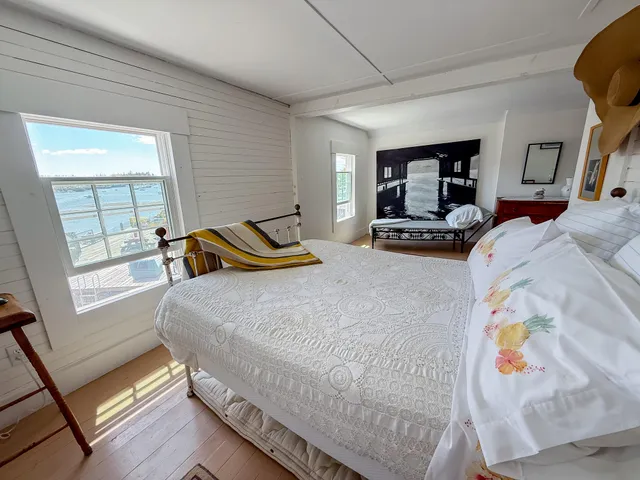 $749,000 | 55 West Main Street, Vinalhaven, ME 04863