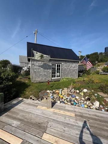 $749,000 | 55 West Main Street, Vinalhaven, ME 04863