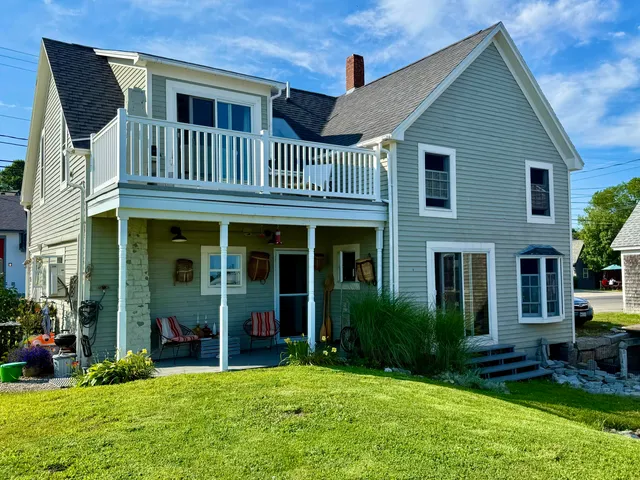 $749,000 | 55 West Main Street, Vinalhaven, ME 04863