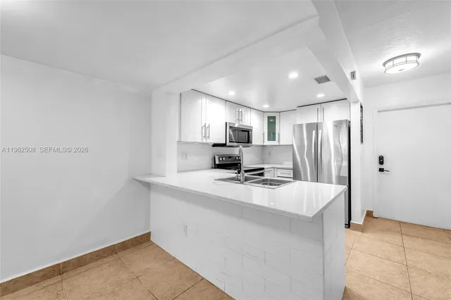 $2,300 | 15007 Southwest 80th Terrace, Unit 813, Miami, FL 33193