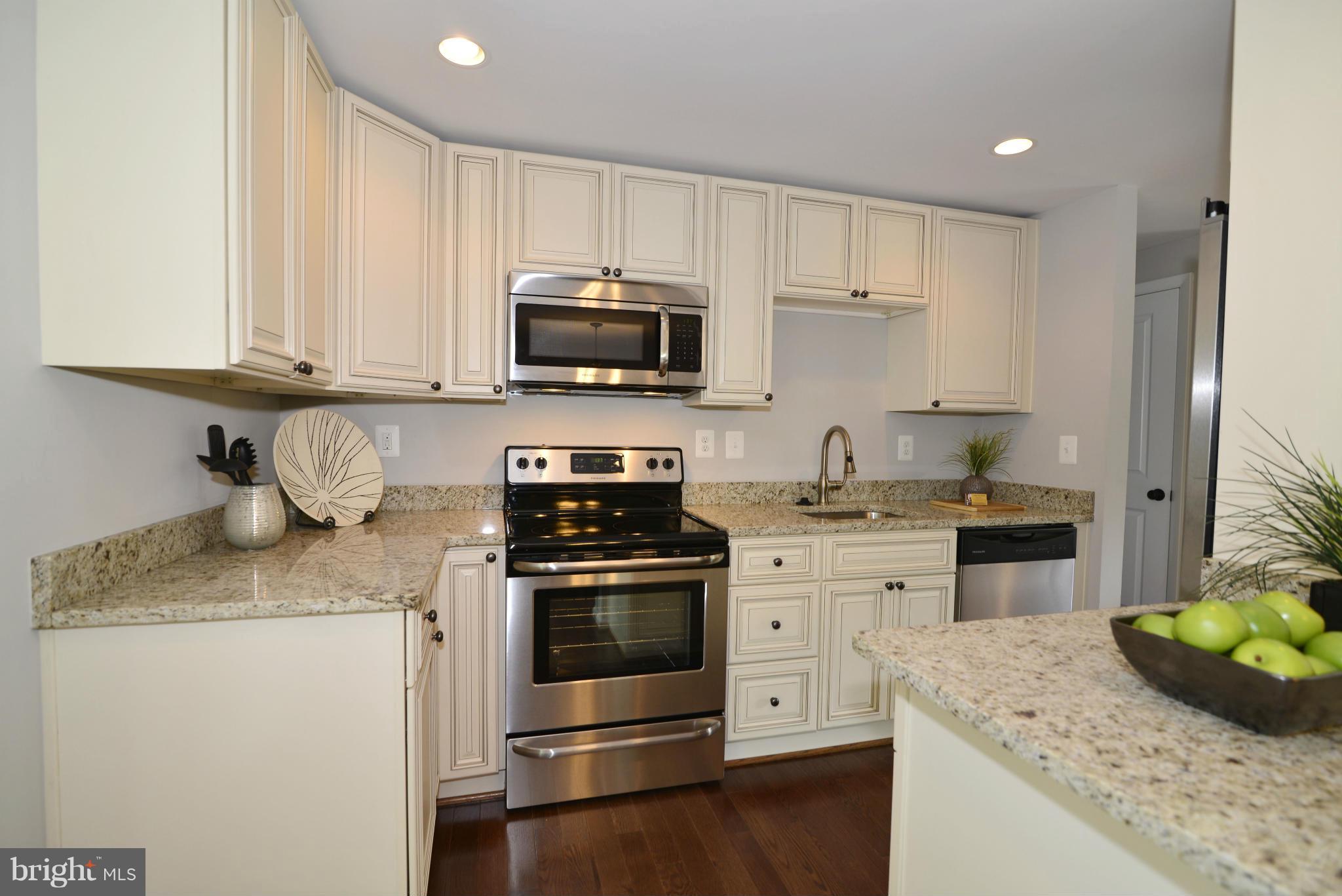 8456 Rippled Creek Court Springfield, VA 22153 - Photo 4 of 28 Kitchen