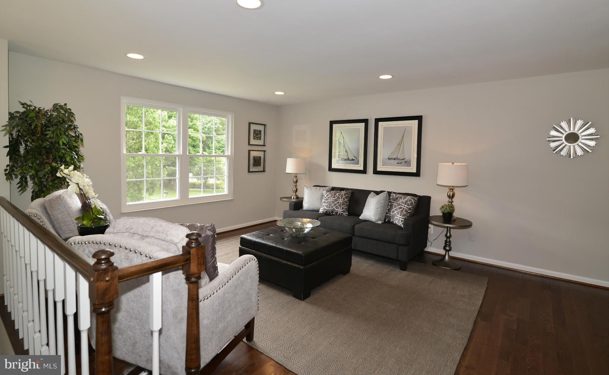 8456 Rippled Creek Court Springfield, VA 22153 - Photo 10 of 28 Living Room