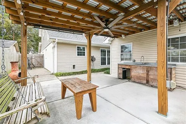 $299,000 | 45 East Chalmette Circle, Chalmette, LA 70043
