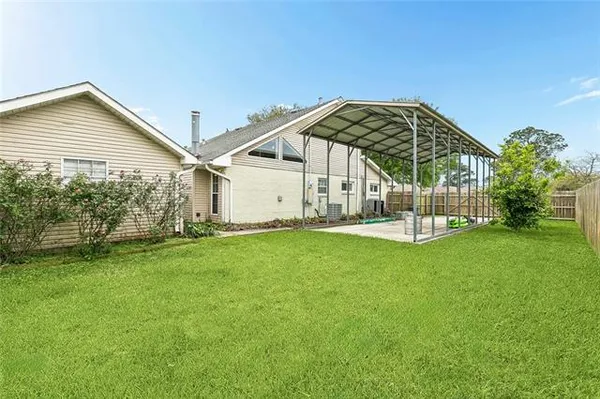 $299,000 | 45 East Chalmette Circle, Chalmette, LA 70043