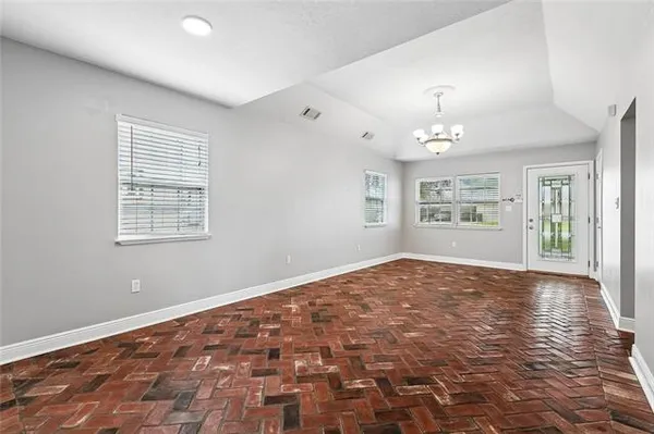 $299,000 | 45 East Chalmette Circle, Chalmette, LA 70043