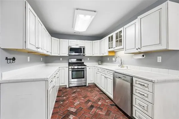 $299,000 | 45 East Chalmette Circle, Chalmette, LA 70043