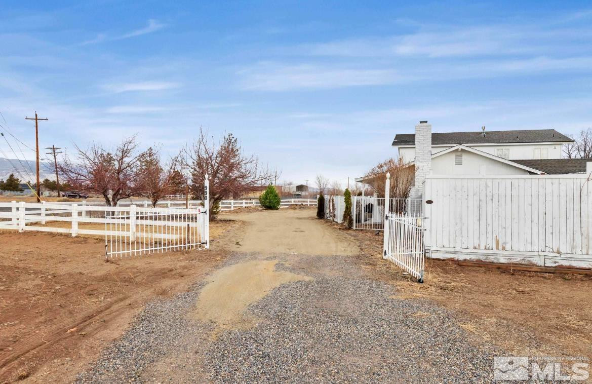 990 Riverview Drive Gardnerville, NV 89460 - Photo 34 of 40