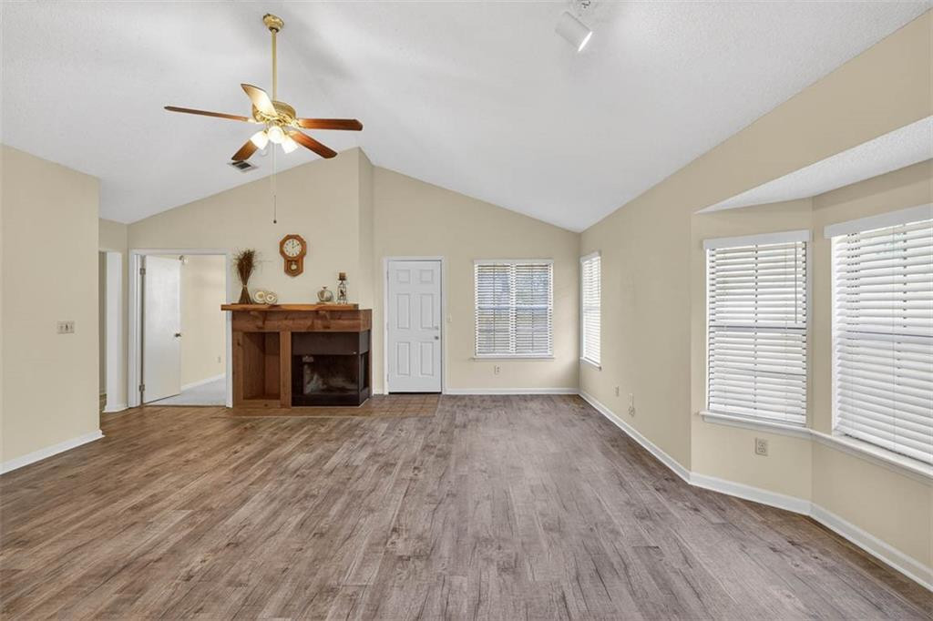 161 Navajo Road Brunswick, GA 31525 - Photo 20 of 46 Living room w/fireplace