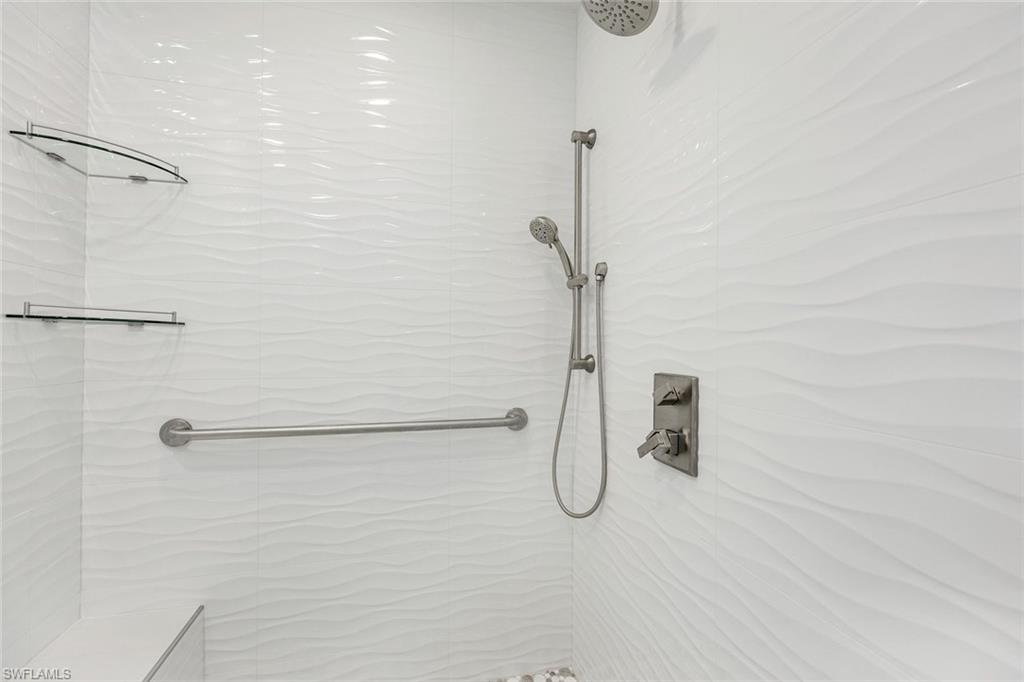 400 Flagship Drive, Unit 902 Naples, FL 34108 - Photo 14 of 35
