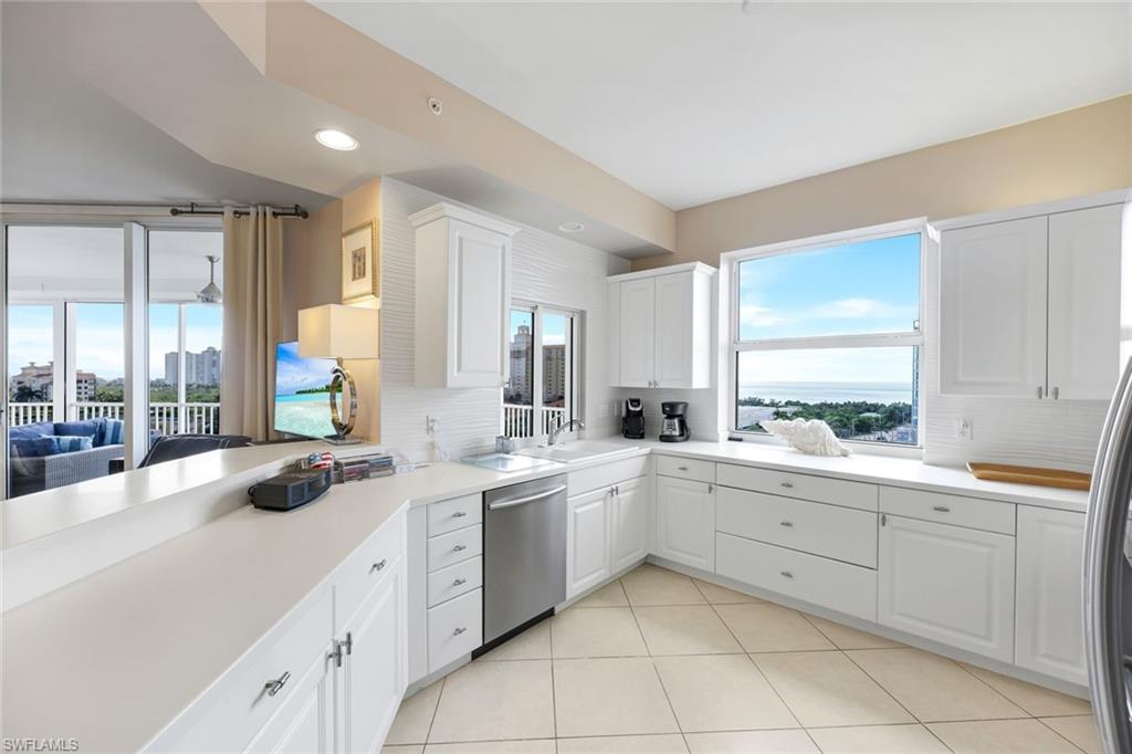 400 Flagship Drive, Unit 902 Naples, FL 34108 - Photo 6 of 35