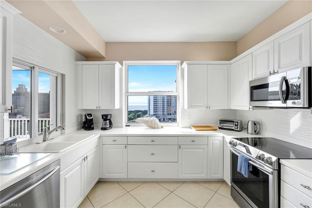 400 Flagship Drive, Unit 902 Naples, FL 34108 - Photo 7 of 35
