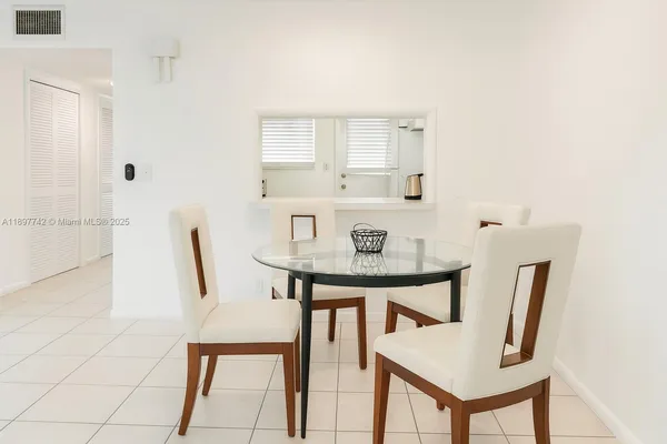 $1,450 | 215 Southeast 3rd Avenue, Unit 304B, Hallandale Beach, FL 33009