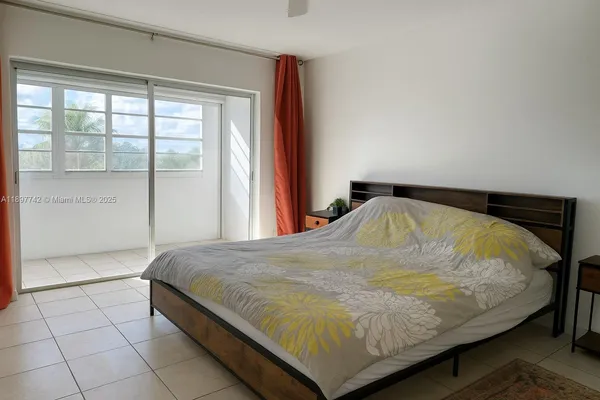 $1,450 | 215 Southeast 3rd Avenue, Unit 304B, Hallandale Beach, FL 33009