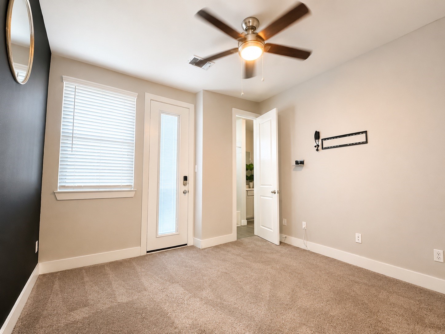 731 Janisch Road Houston, TX 77018 - Photo 8 of 19 Bedroom #2 connected to jack & Jill bathroom. With direct access to gated backyard