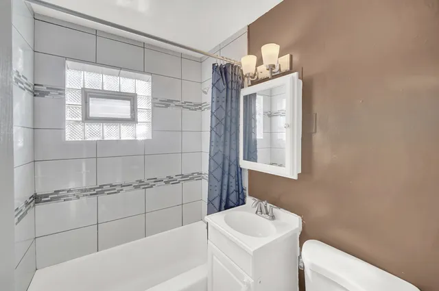 $385,000 | 10322 South Central Park Avenue, Chicago, IL 60655