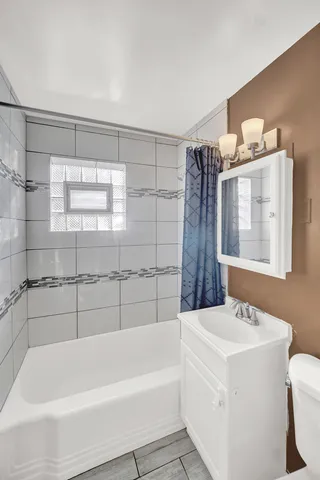 $385,000 | 10322 South Central Park Avenue, Chicago, IL 60655