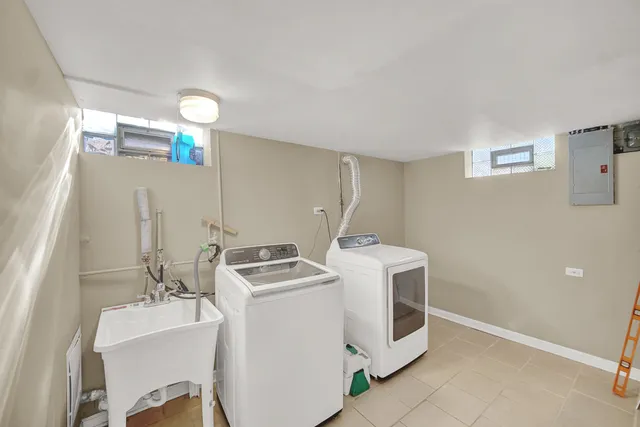 $385,000 | 10322 South Central Park Avenue, Chicago, IL 60655