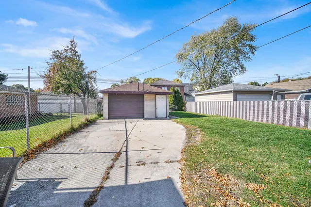 $385,000 | 10322 South Central Park Avenue, Chicago, IL 60655