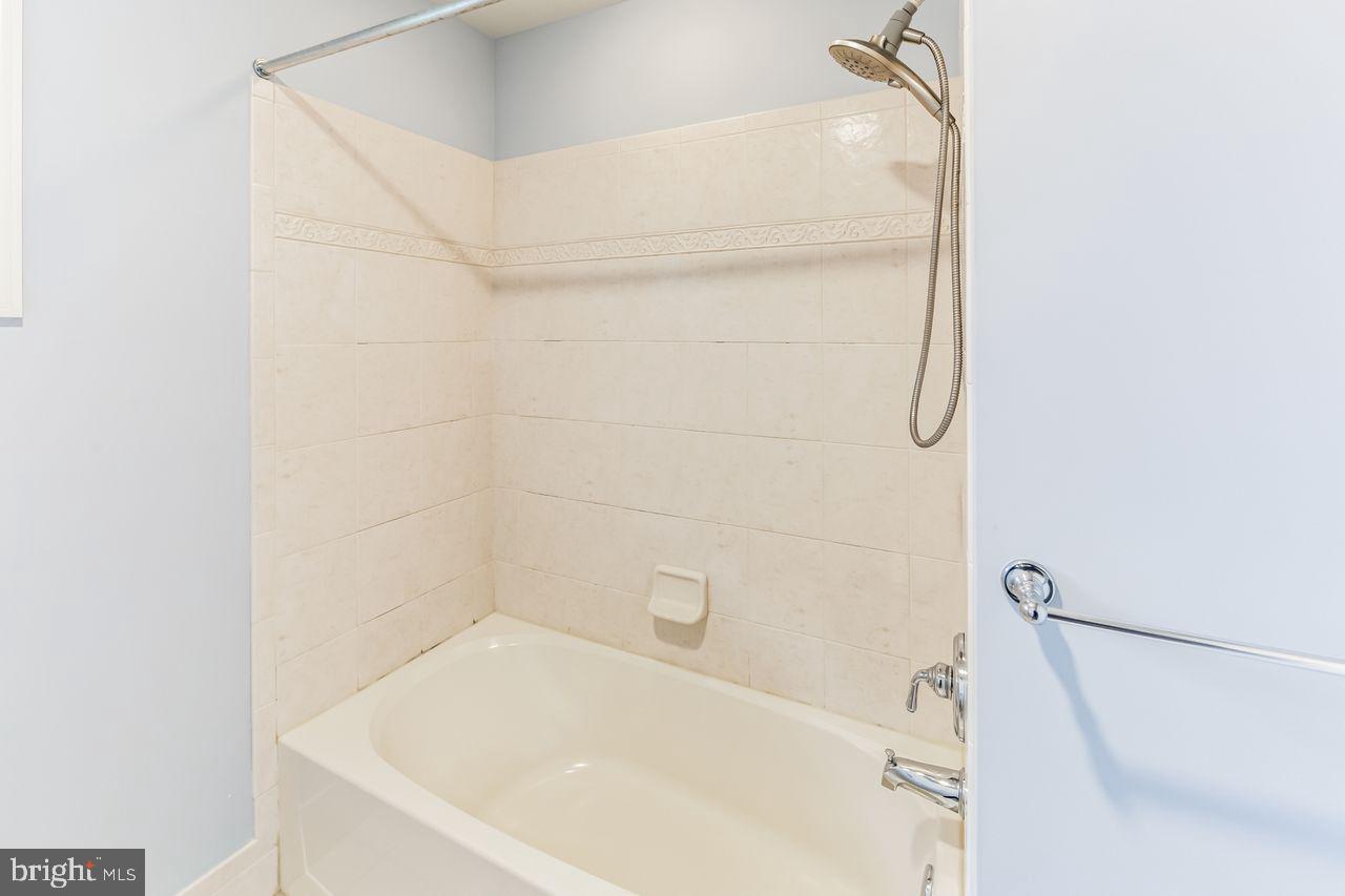 15 Rico Court Downingtown, PA 19335 - Photo 33 of 45 Jack and jill tub