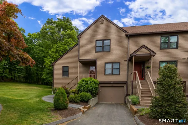 $449,900 | 19 Meadowlark Circle, Unit 19, Monroe, CT 06468