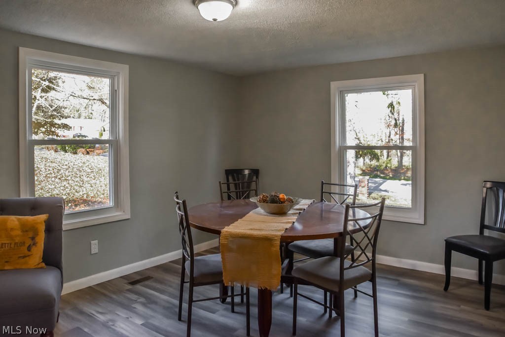 3500 Wadsworth Road Barberton, OH 44203 - Photo 7 of 19 Dining room