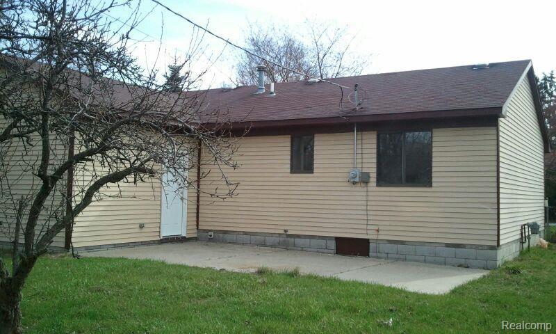 2820 Emmons Avenue Rochester, MI 48307 - Photo 2 of 12 2014-04-28 09.57