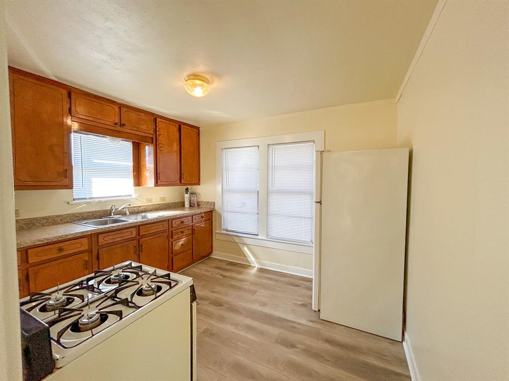 104 East Shoemaker Street, Unit A Decatur, TX 76234 - Photo 5 of 9