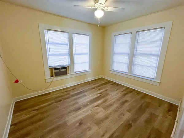 $975 | 104 East Shoemaker Street, Unit A, Decatur, TX 76234