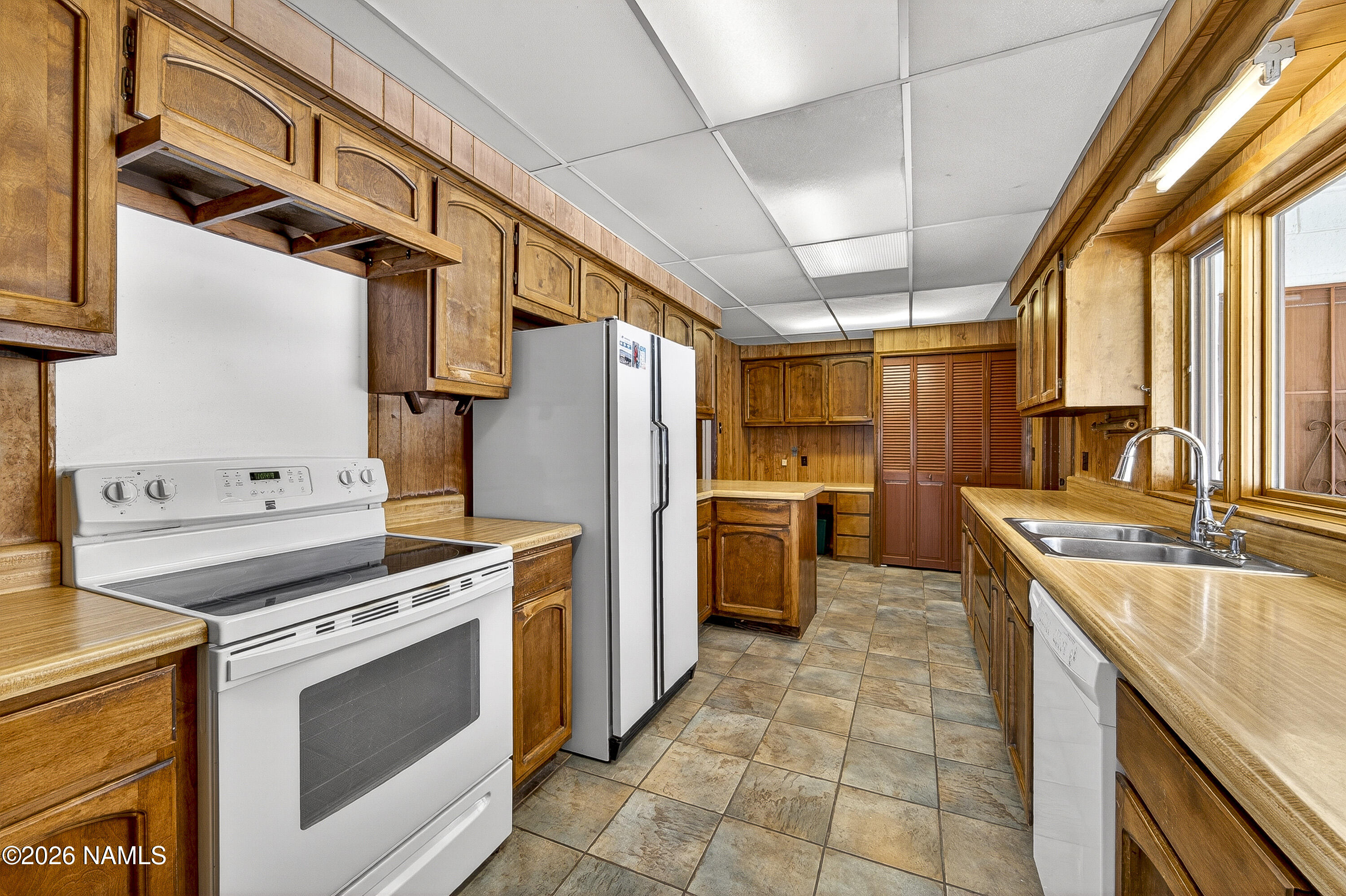 610 West Piute Road Flagstaff, AZ 86001 - Photo 4 of 29 Kitchen