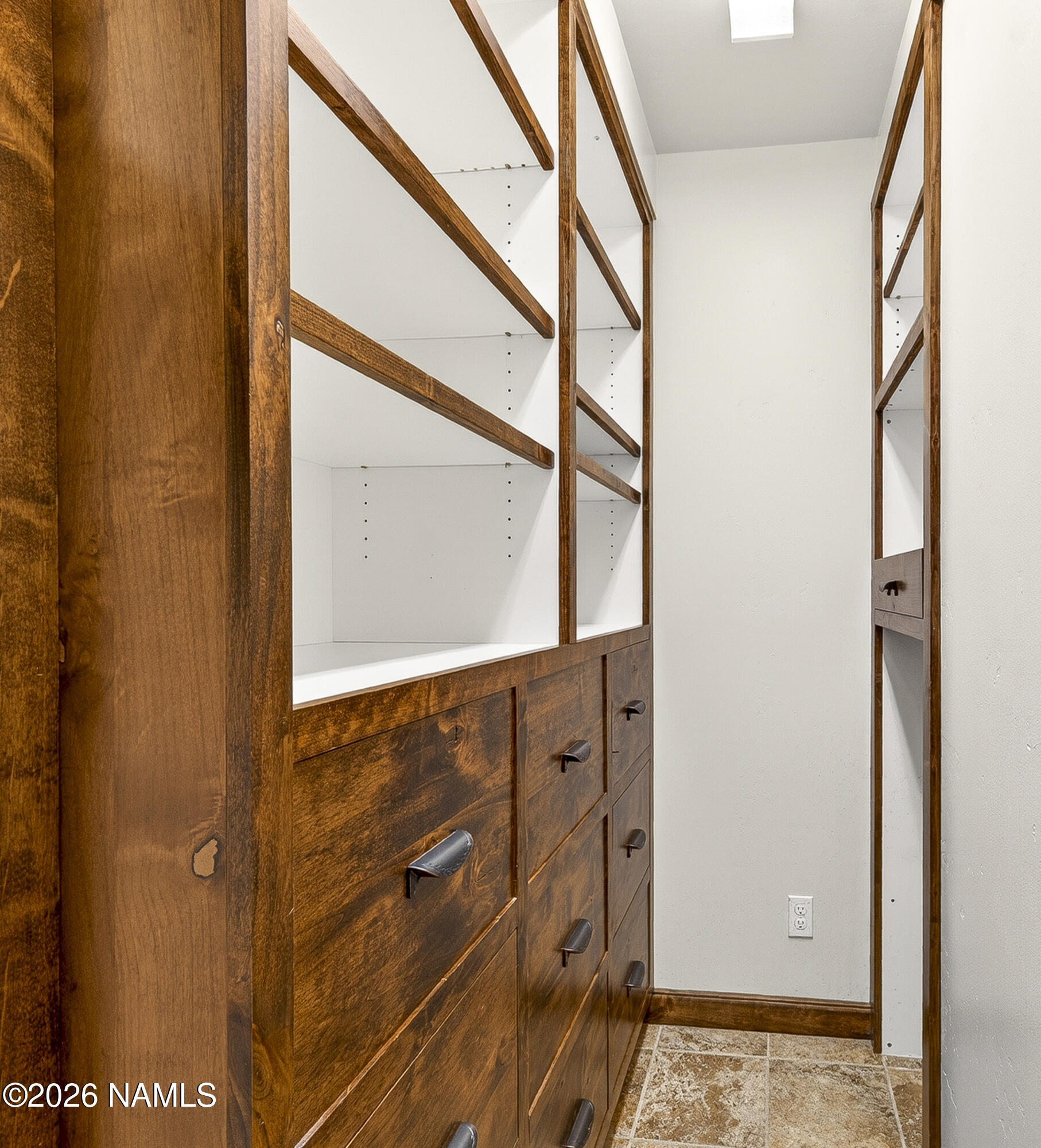 610 West Piute Road Flagstaff, AZ 86001 - Photo 6 of 29 Custom Hall Closet/Storage