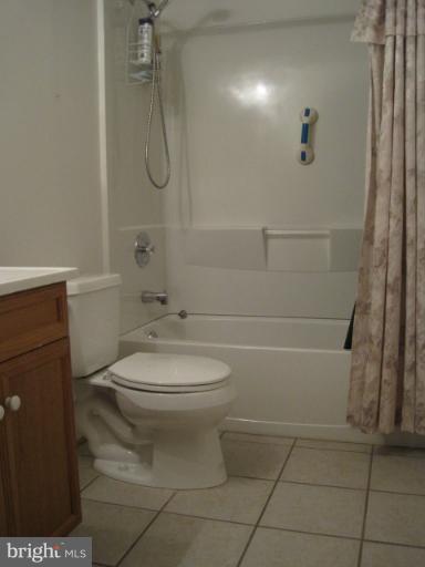 5809 Clapham Road Alexandria, VA 22315 - Photo 11 of 30 Bath
