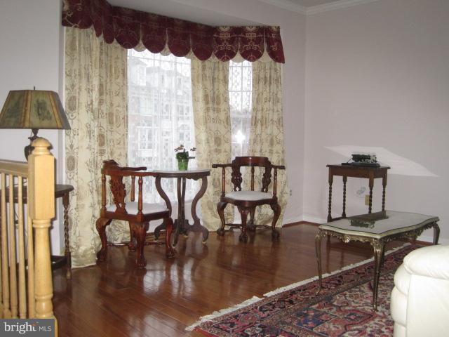 5809 Clapham Road Alexandria, VA 22315 - Photo 18 of 30 Living Room