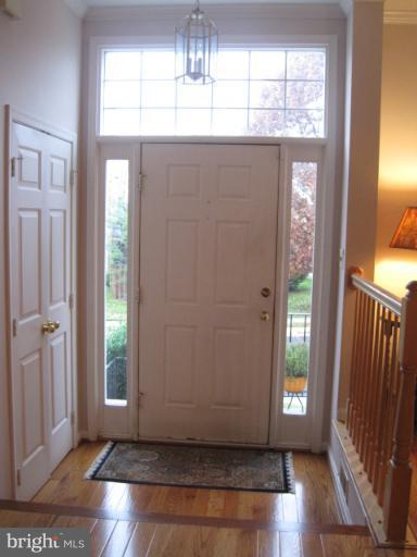 5809 Clapham Road Alexandria, VA 22315 - Photo 5 of 30 Interior (General)