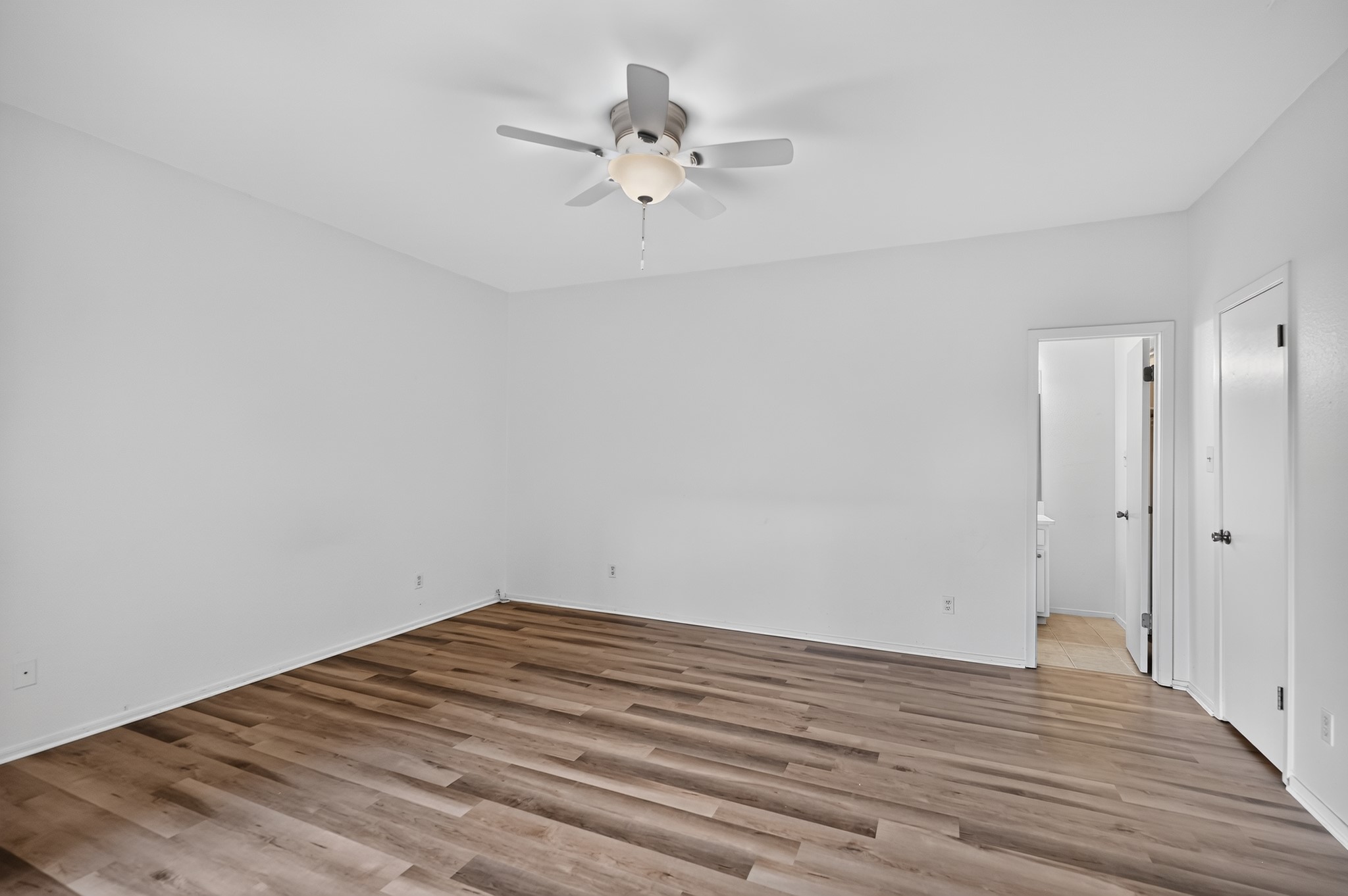 5701 Scout Bluff Austin, TX 78731 - Photo 8 of 26 Primary Bedroom