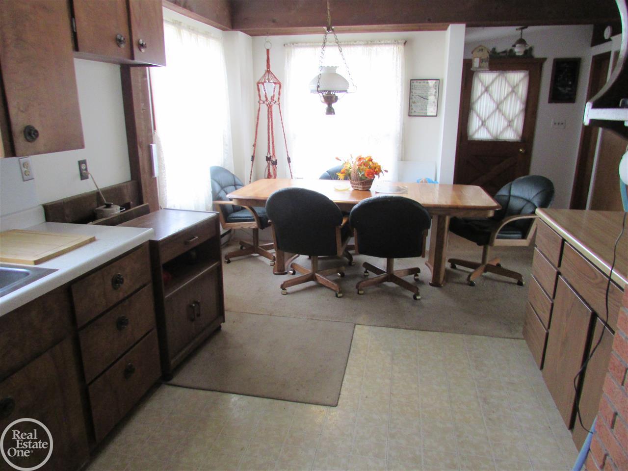 10175 Big Hand Road Columbus, MI 48063 - Photo 17 of 25 31283262-16.JPG