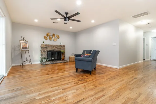 $404,000 | 1905 Evergreen Avenue, Modesto, CA 95350