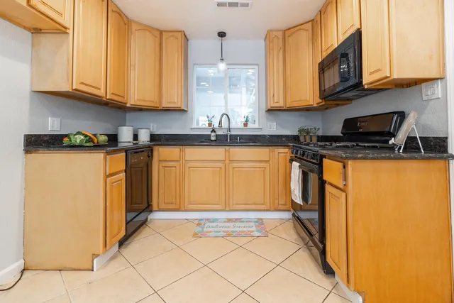 $404,000 | 1905 Evergreen Avenue, Modesto, CA 95350