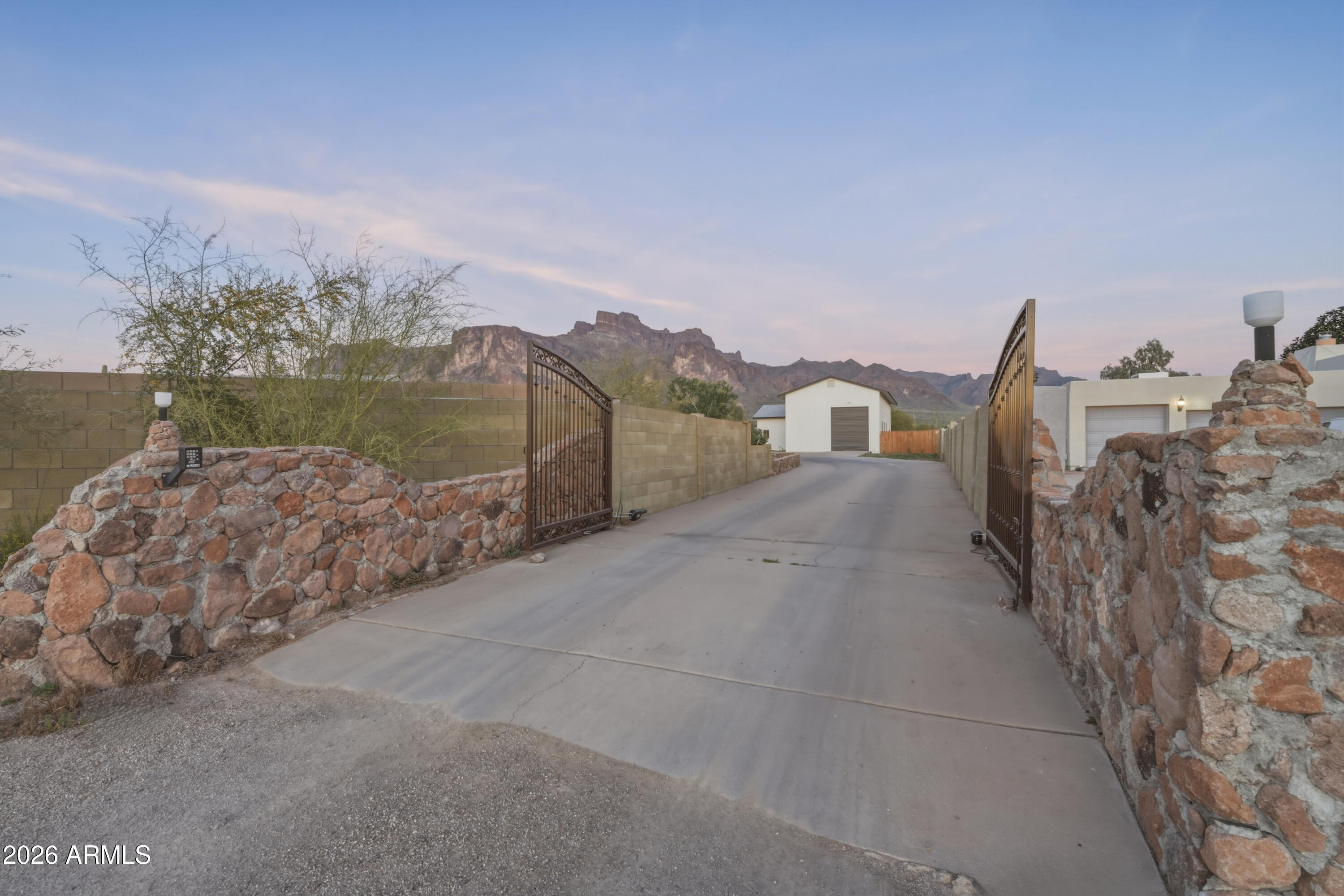 661 North Al Sieber Road Apache Junction, AZ 85119 - Photo 2 of 74