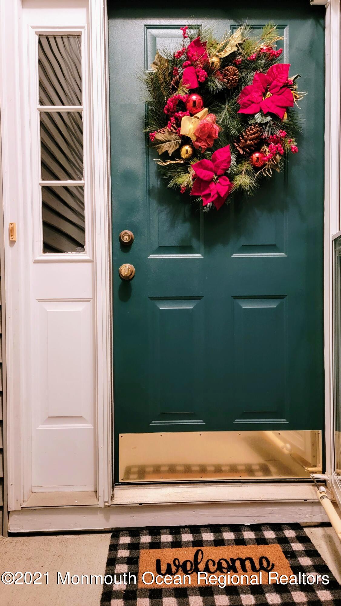 81 Byron Road Brick, NJ 08724 - Photo 4 of 51 a bathroom with a sink and a mirror
