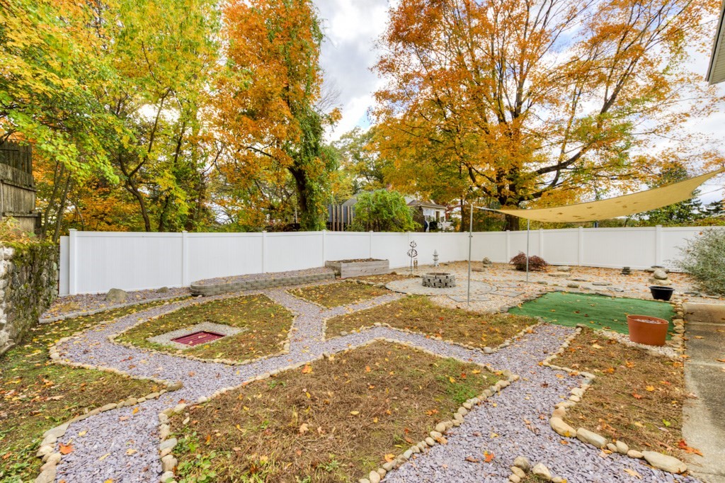 20 Alpine Trail Auburn, MA 01501 - Photo 33 of 40 swimming pool view