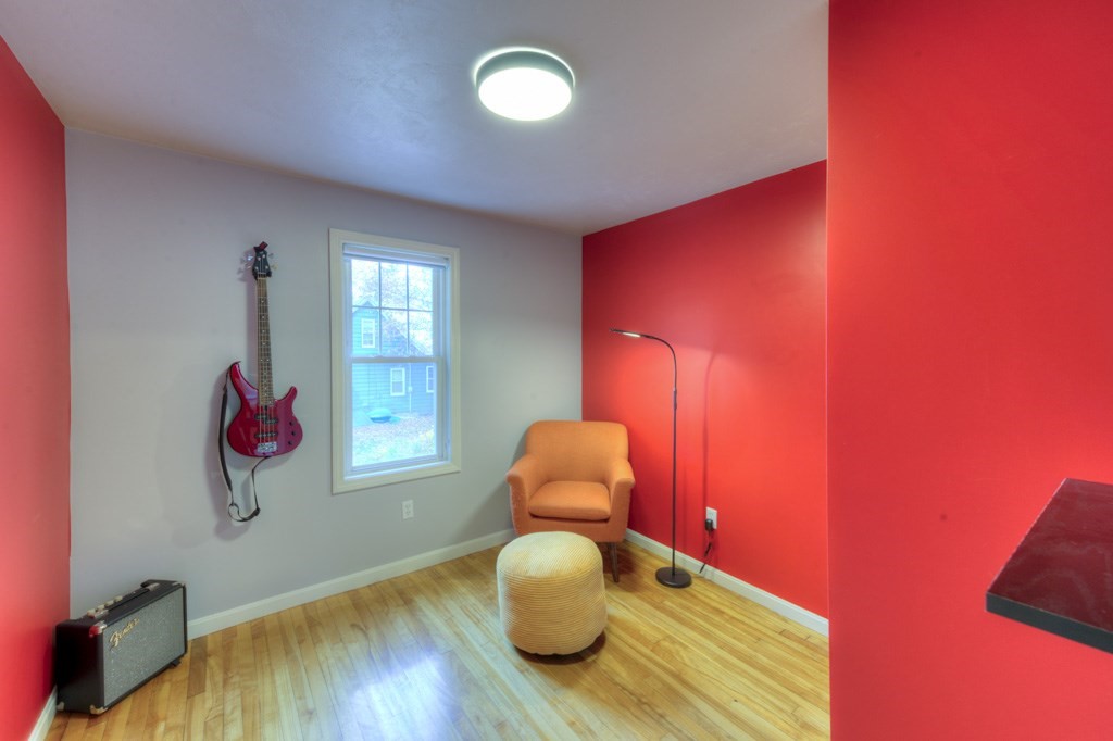 20 Alpine Trail Auburn, MA 01501 - Photo 8 of 40 a room with furniture and a window