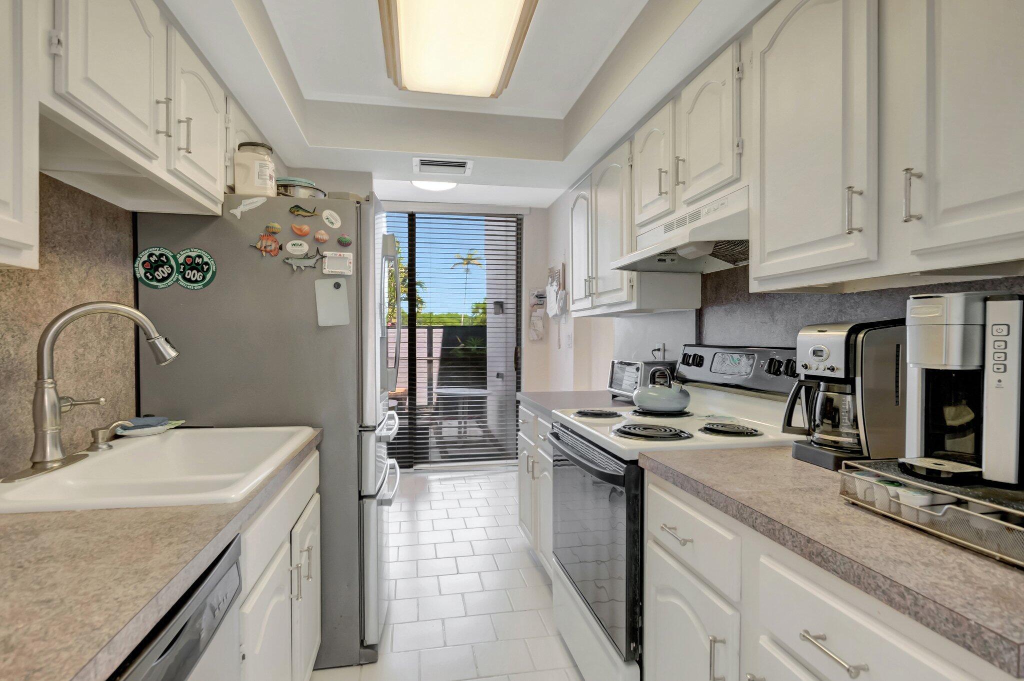 3705 Bridgewood Drive Boca Raton, FL 33434 - Photo 3 of 33 14-web-or-mls-DSC_0836