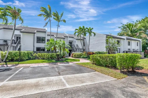 $3,500 | 3705 Bridgewood Drive, Boca Raton, FL 33434
