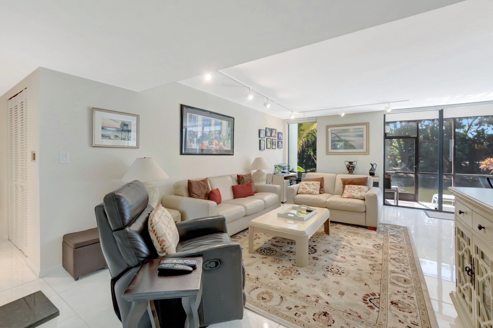 3705 Bridgewood Drive Boca Raton, FL 33434 - Photo 8 of 33 6-web-or-mls-DSC_0706