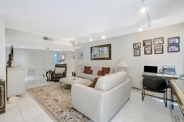 $3,500 | 3705 Bridgewood Drive, Boca Raton, FL 33434