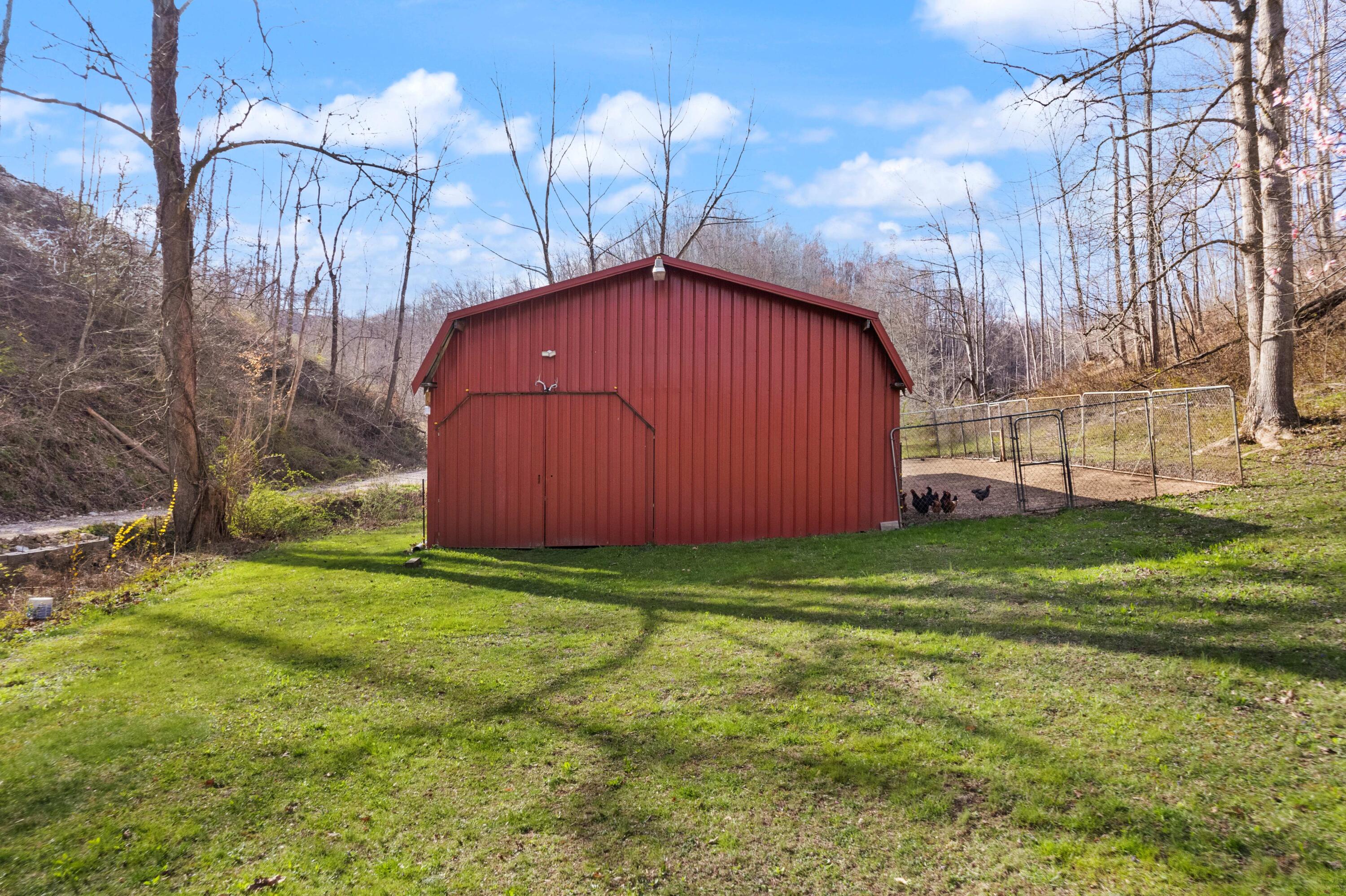 944 Williams Road Vancleve, KY 41385 - Photo 7 of 47 BARN