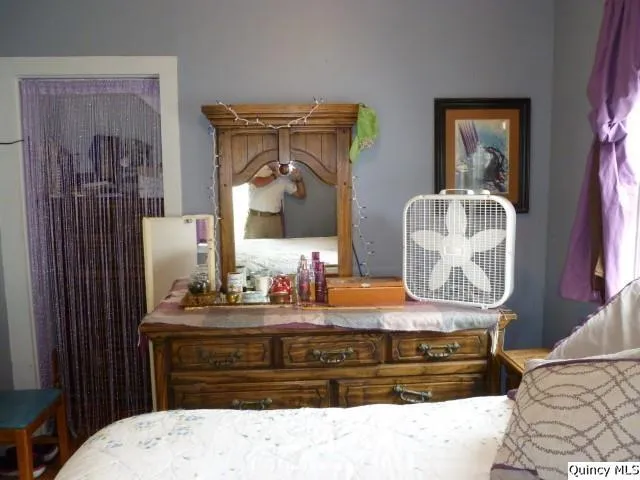 $45,000 | 105 West 3rd Avenue, La Harpe, IL 61450