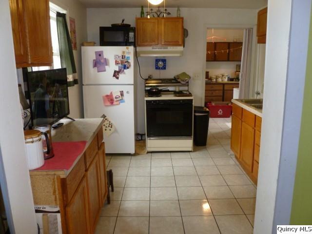 105 West 3rd Avenue La Harpe, IL 61450 - Photo 16 of 36